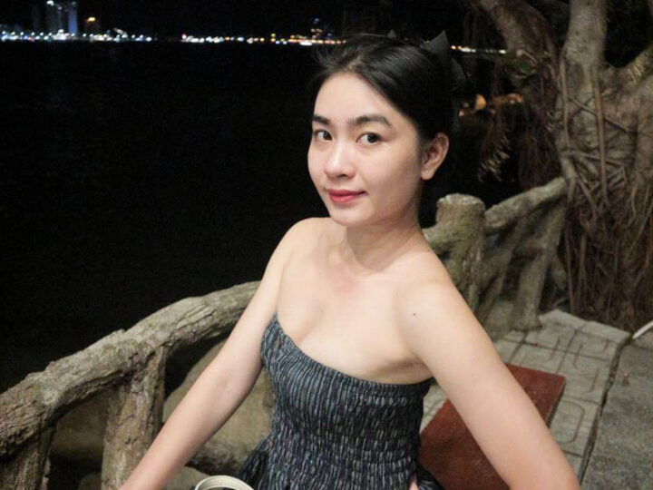 Ảnh 1 của Đang nứng đến ngày đèn đỏ vẫn đè em ra địt