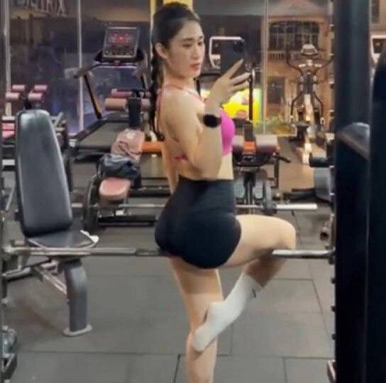 Ảnh 4 của Em gymer Bùi Thu Hằng lộ clip sex địt nhau với người yêu trong khách sạn – Phần 2